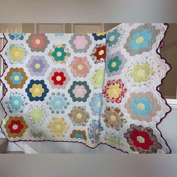 Other - Stunning handmade queen size flower garden patchwork quilt grandmothers